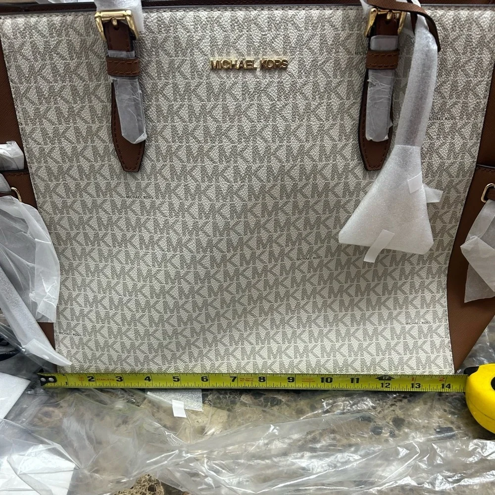 Michael Kors Brown and Cream Monogram tote bag. - Picture 9 of 12